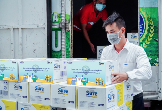 Chiến[-]dịch[-]“Bạn[-]Khỏe[-]Mạnh,[-]Việt[-]Nam[-]Khỏe[-]Mạnh”:Vinamilk[-]vừa[-]tiếp[-]tục[-]trao[-]tặng[-]thêm[-]100.000[-]sản[-]phẩm[-]Sure[-]Prevent[-]Gold[-]đến[-]các[-]y[-]bác[-]sĩ[-]tuyến[-]đầu